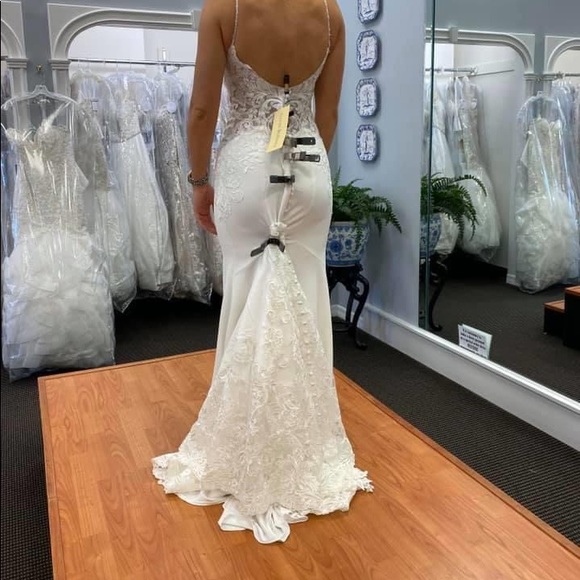 Allure bridal wedding dress